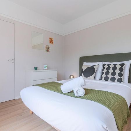 Spacious 3 Bedroom Apartment & Private Parking! Lambersart Exterior photo
